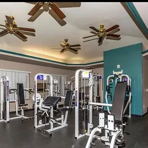 2br 15 Mins To Downtown With Pool & Spa Apartment